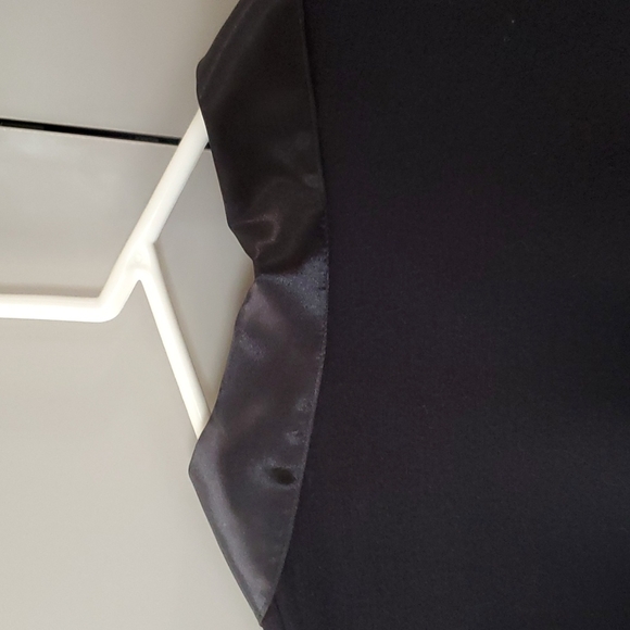 Old Navy v neck 3/4 sleeve black top - Picture 3 of 6